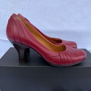 Sofft Burgundy Leather Heels Size 7 - Like New!